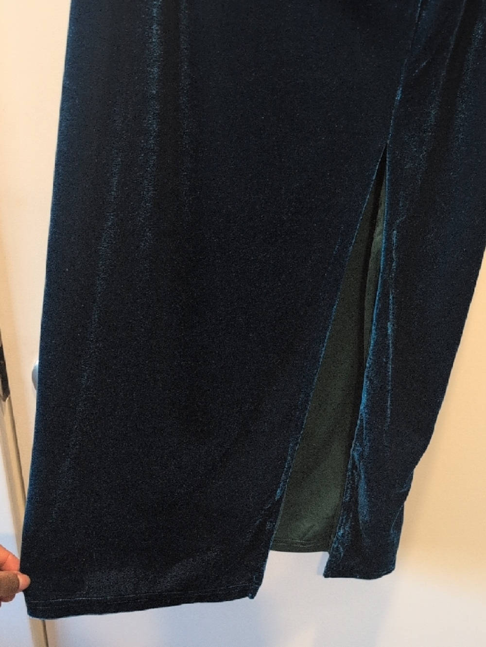 Lulu's One-Shoulder Velvet Midi Dress in Teal - Picture 3 of 5